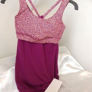 Lululemon Nouveau Limits Tanks NWT